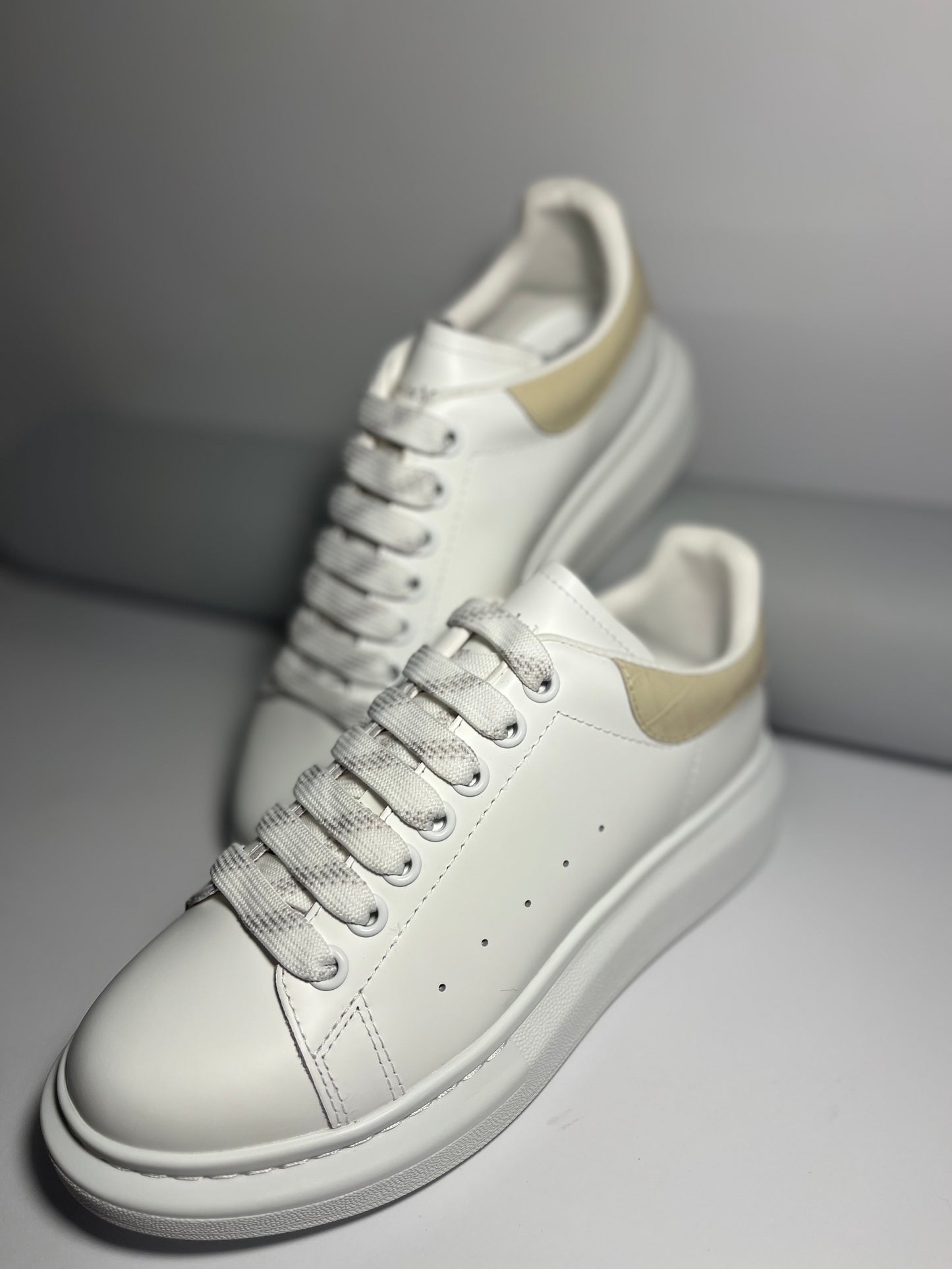 Alexander McQueen Beige