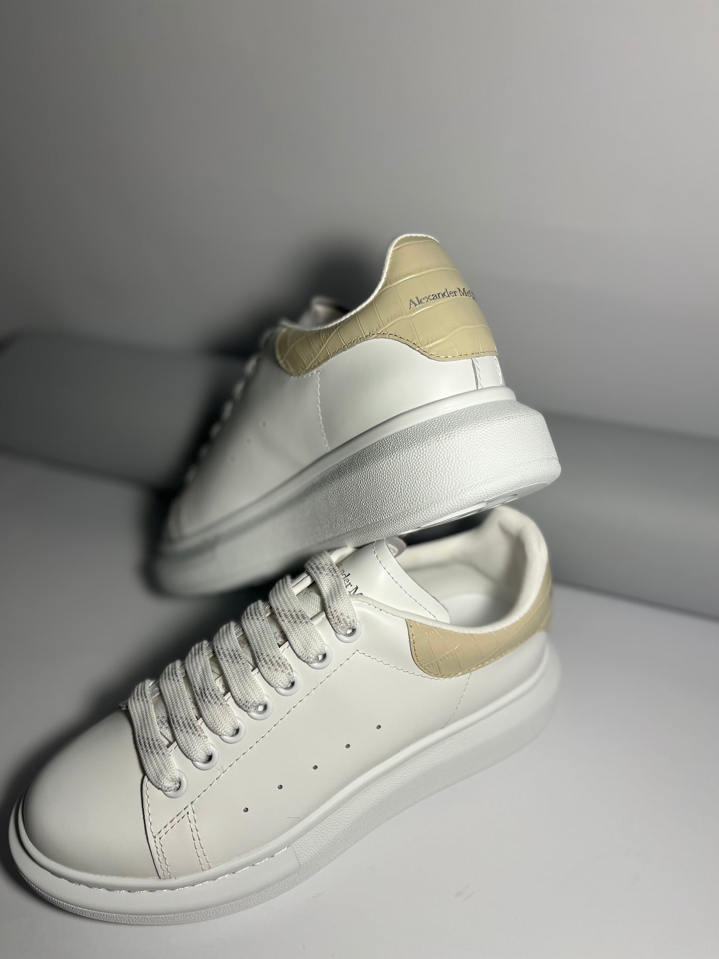 Alexander McQueen Beige